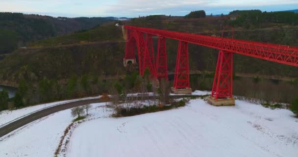 Garabit Viaduct Insansız Hava Aracından Kış Manzarası Fransa Daki Demiryolu — Stok video