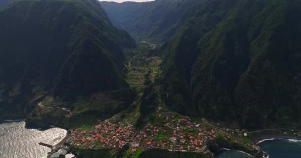 Fantastisk Udsigt Fra Drone Byen Seixal Beliggende Øen Madeira Mellem – Stock-video