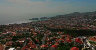 Funchal 'ın havadan görünüşü Madeira adasının en büyük şehri ve başkentidir..