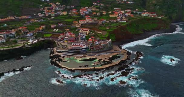 Vista Aérea Hermosas Piscinas Volcánicas Porto Moniz Isla Madeira Océano — Vídeo de stock