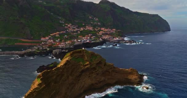 Vista Aérea Cidade Porto Moniz Ilha Madeira Oceano Atlântico Portugal — Vídeo de Stock