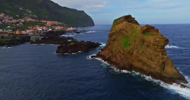 Vista Aérea Cidade Porto Moniz Ilha Madeira Oceano Atlântico Portugal — Vídeo de Stock