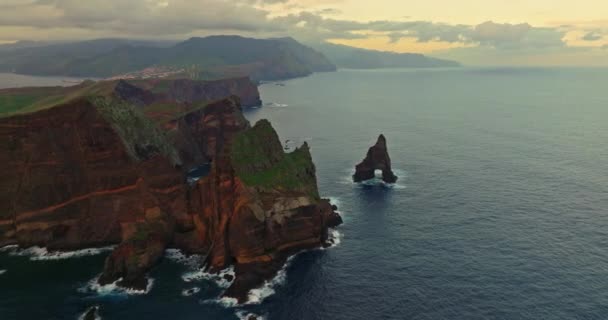 Increíble Paisaje Isla Madeira Amanecer Océano Atlántico Ponta Sao Lorenco — Vídeos de Stock
