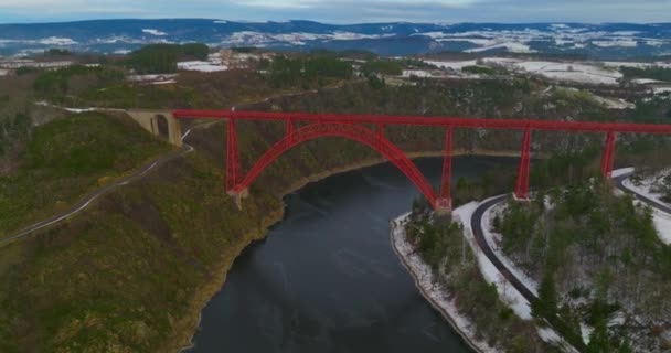 Garabit Viaduct Insansız Hava Aracından Kış Manzarası Fransa Daki Demiryolu — Stok video