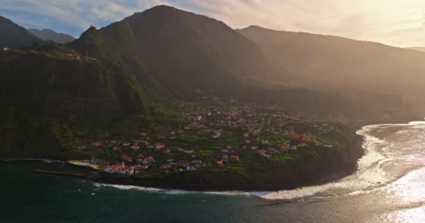 Luftfoto Ponta Delgada Madeira Portugal Resort Landsby Stejl Havkyst – Stock-video
