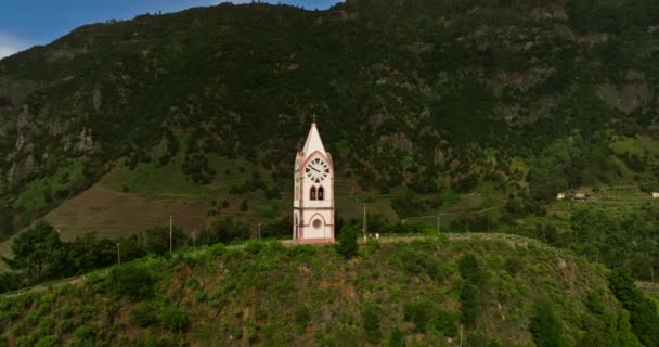 Erstaunliche Luftaufnahme Der Tempelkapelle Mit Die Sich Grünen Tal Von — Stockvideo