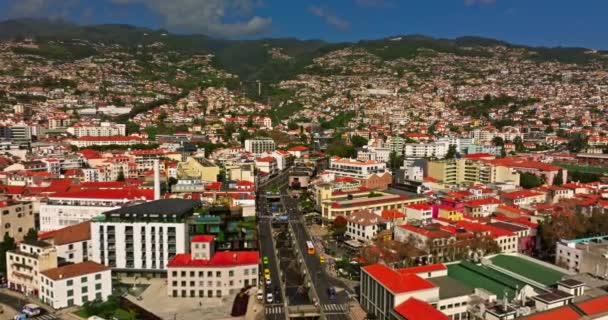 Vista Aérea Funchal Capital Madeira Portugal Drone Vuela Sobre Casas — Vídeos de Stock