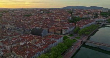 Lyon tarihi şehir merkezinin havadan görünüşü. Günbatımı Lyon Havası Lyon Fransa.