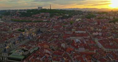 Tarihi şehir Lyon 'un hava manzarası. Günbatımında Lyon manzara manzarası, Fransa. 