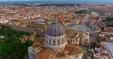 Vatikan 'daki St. Peters Bazilikası' nın havadan görünüşü. Aziz Peter 'ın Papalık Bazilikası. Roma, İtalya.