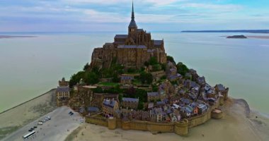 Mont Saint Michel.Iconic Adası ve Manastırı, Normandiya, Fransa.