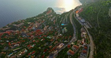 Monako yakınlarındaki Fransız Rivierasında Kaptan DAil 'in hava görüntüsü.