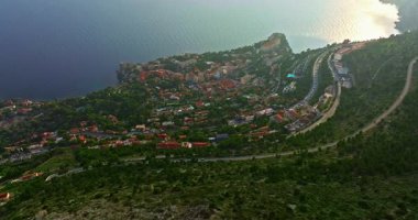 Monako yakınlarındaki Fransız Rivierasında Kaptan DAil 'in hava görüntüsü.