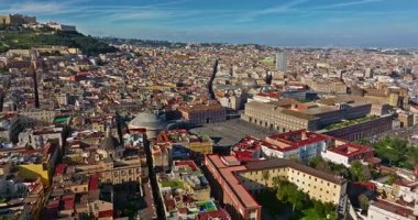 Napoli, İtalya 'nın tarihi merkezinin havadan görünüşü. 