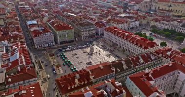 Lizbon, Portekiz 7.07.2025: Lizbon 'un merkezinde hava manzarası.