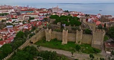 Lizbon, Portekiz 'deki Sao Jorge Kalesi' nin hava görüntüsü.