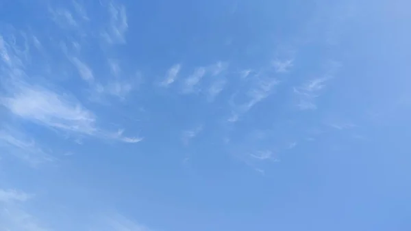 Błękitne Niebo Chmurzy Tło Natury Wysokiej Jakości Zdjęcie — Zdjęcie stockowe