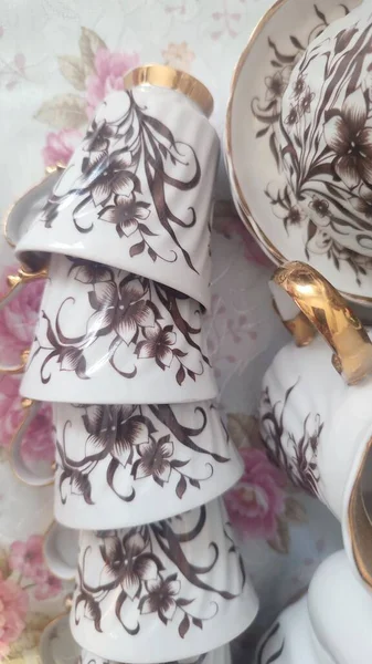 Wit Porselein Kleine Koffiebekers Met Bruin Patroon Objecten Hoge Kwaliteit — Stockfoto
