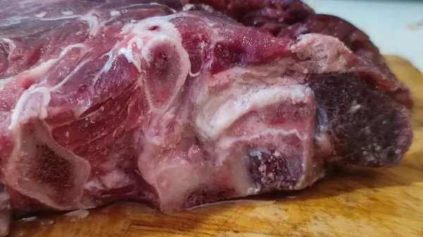 肉片新鲜牛肉 烹调食物 高质量的照片 — 图库照片