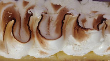 Beyaz kremalı pasta, tatlı yemek pişirme. Yüksek kalite fotoğraf