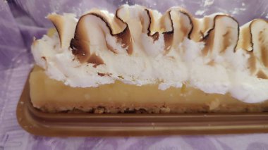 Beyaz kremalı pasta, tatlı yemek pişirme. Yüksek kalite fotoğraf