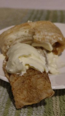 Krepli gözleme, lezzetli tabaklar, öğle yemeği, tatlı pişirme. Yüksek kalite fotoğraf