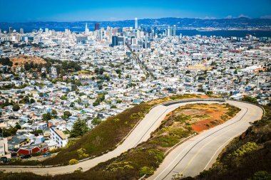 Noel Ağacı Noktasından San Francisco 'nun ufuk çizgisi.