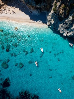 Cala Goloritze, Sardinya 'nın Ogliastra bölgesinde, Orosei Körfezi' nin güneyindeki Baunei kasabasında bulunan bir göktaşı plajı..
