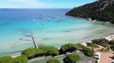 Turkuaz Koyu ve Korsika 'daki Santa Giulia Sahili, İHA tarafından kaydedildi..