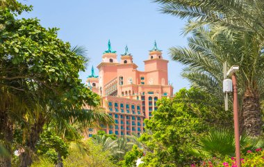 Dubai, BAE, Birleşik Arap Emirlikleri - 28 Mayıs 2022: Palm Jumeirah Park Manzarası ve Otel
