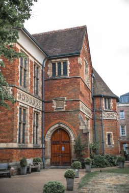 Oxford, İngiltere - 2 Haziran 2023. Oxford Üniversitesi Öğrenci Konaklama ve Kampüs Binası 