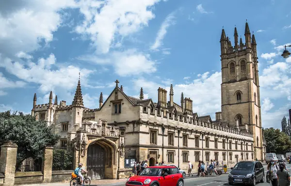 Oxford Iso Britannia Kesäkuu 2021 Magdalen College 1458 Näkymä Pääkadulta — kuvapankkivalokuva