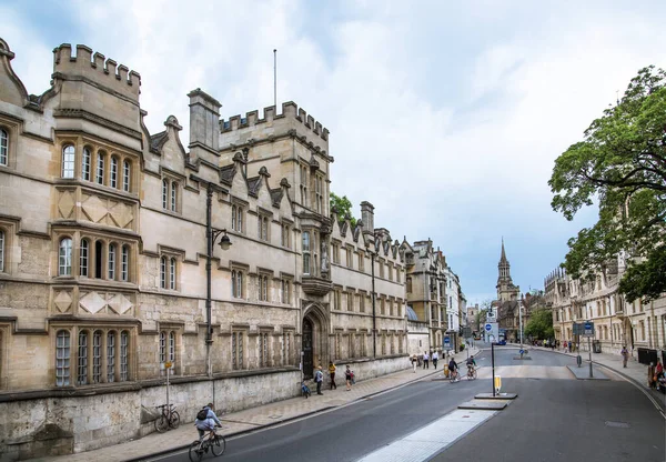 Oxford Kesäkuuta 2023 Tom Tower Christy College Oxfordin Yliopisto — kuvapankkivalokuva