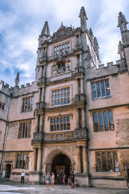 Oxford, İngiltere - 2 Haziran 2021: Bodleian Kütüphanesi, Avrupa 'nın en eski kütüphanelerinden biri (est.1602)