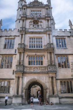Oxford, İngiltere - 2 Haziran 2021: Bodleian Kütüphanesi, Avrupa 'nın en eski kütüphanelerinden biri (est.1602)