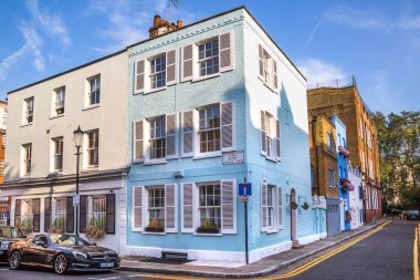 Londra, İngiltere - 9 Eylül 2023: Chelsea 'nin en zengin yaşam tarzlarından biri olan güzel periyodik binası