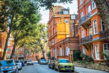 Londra, İngiltere - 9 Eylül 2023: Chelsea 'nin en zengin yaşam tarzlarından biri olan güzel periyodik binası