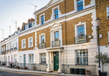 Londra, İngiltere - 9 Eylül 2023: Chelsea 'nin en zengin yaşam tarzlarından biri olan güzel periyodik binası