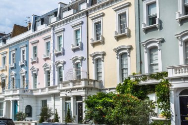 Londra, İngiltere - 9 Eylül 2023: Chelsea 'nin en zengin yaşam tarzlarından biri olan güzel periyodik binası. Londra sokak fotoğrafçılığı