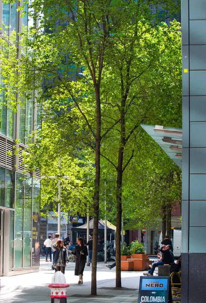 Londra, İngiltere - 7 Mayıs 2024: Bank of England yakınlarındaki Londra eski caddesi