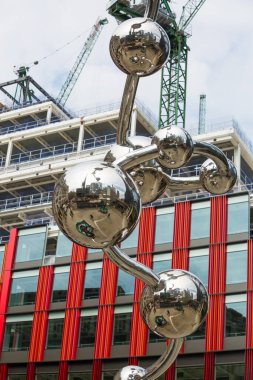 Londra, İngiltere - 7 Mayıs 2024: Vinçleri olan Londra şehri 