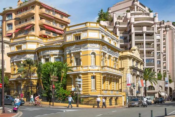 Monaco, Monte Carlo - 17 Eylül 2023: Monte Carlo, Grand Casino tepesinden manzara