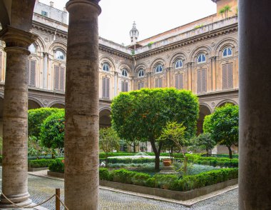 ROME, ITALY - 8 Nisan 2024: Capitoline Müzeleri, İçişleri ve Sanat Koleksiyonu 