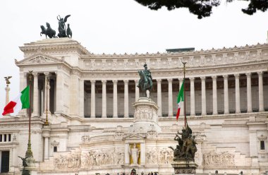 ROME, ITALY - 8 Nisan 2024: Anavatan (Altare della Patria) 1925. Venezia Meydanı. Vittorio Emanuele II Roma, İtalya 'da