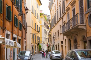 ROME, ITALY - 8 NİSAN 2024: Roma caddeleri 