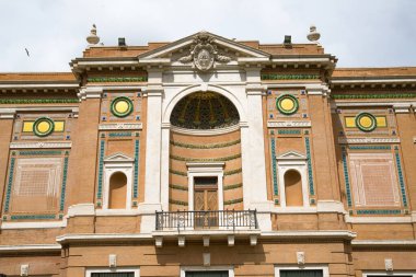 ROME, ITALY - 8 Nisan 2024: Vatikan 'ın iç bahçesi, müze binaları 