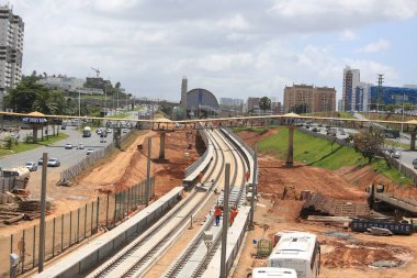 Salvador, Bahia, Brezilya - Setembro 22, 2016: Iguatemi bölgesinde, Salvador şehrinde metro hattının ikinci hattının inşası.