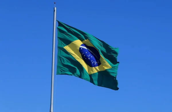 Salvador Bahia Brazil October 2022 Бразильський Прапор Флагштоку Супермаркету Місті — стокове фото