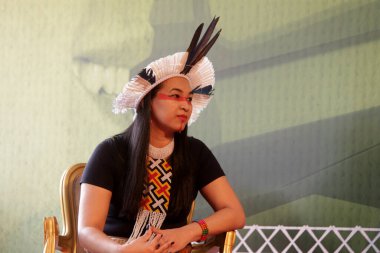 Şelale, Bahia, Brezilya - 5 Kasım 2022: Cachoeira, Bahia, Brezilya - 5 Kasım 2022: Auritha tabajara, yazar, Uluslararası Cachoeira Edebiyat Fuarı sırasında Bahia 'nın keşfi sırasında görüldü.