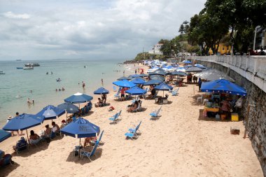 Salvador, Bahia, Brezilya - 20 Kasım 2022: Salvador 'daki Porto da Barra plajı manzarası.